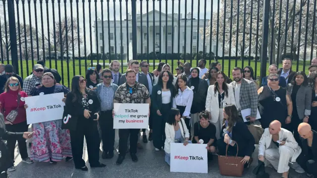 Protestors outside White House