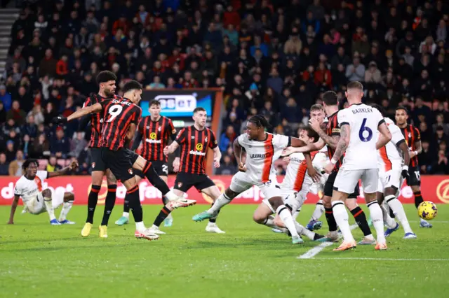 Solanke scores the equaliser for Bournemouth v Luton.