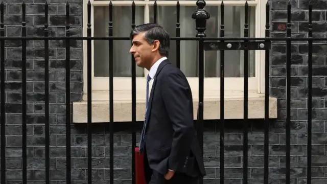 Rishi Sunak leaves No 10 to attend PMQs on 13 March