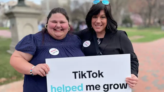 Callie Goodwin and Linzi Taylor protest outside the White House in Washington