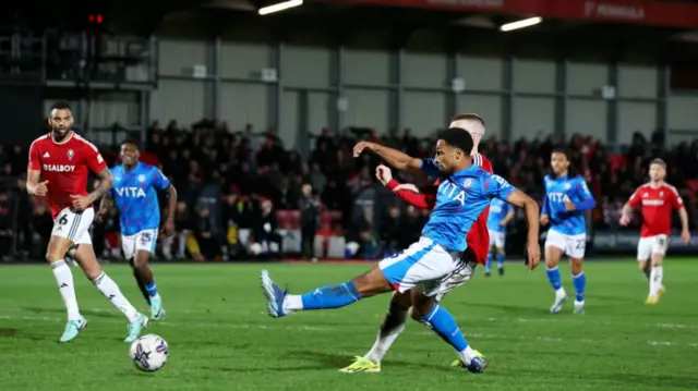 Tanto Olaofe scores for Stockport County