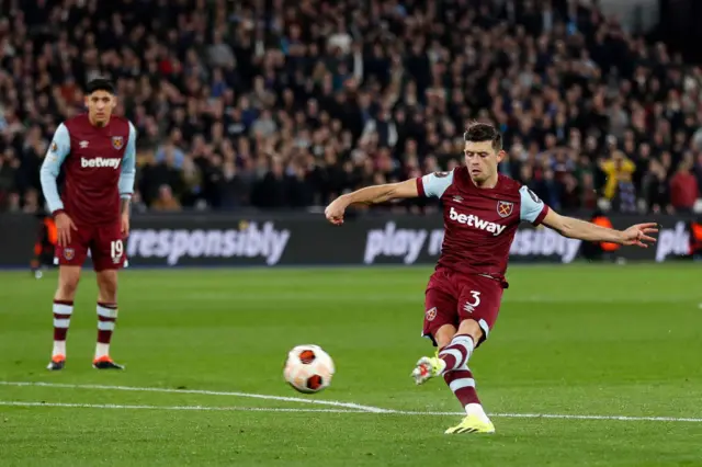 Cresswell scores for West Ham from the edge of the box