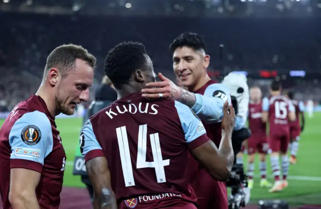 West Ham players congratulate Kudus once again