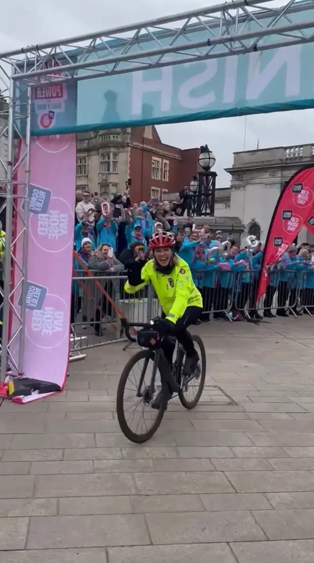 Mollie crosses the finish line!