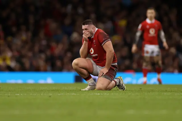 Gareth Thomas on his knees