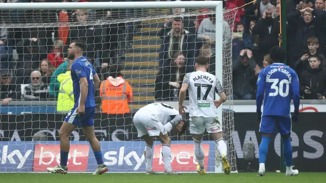 Liam Cullen misses penalty