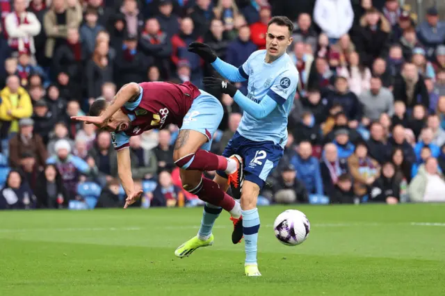 Vitinho fouled by Sergio Reguilon