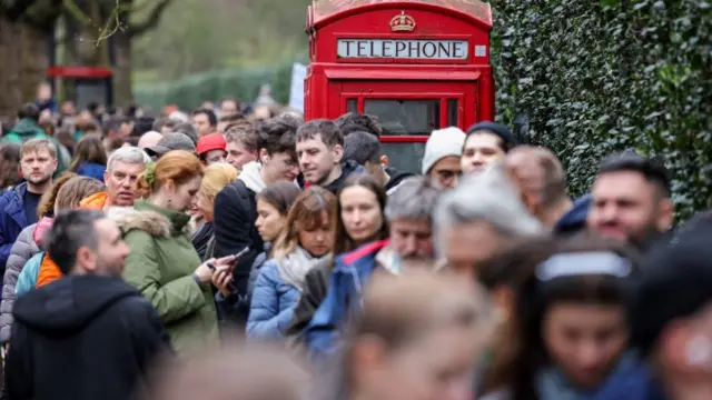 Long queues of voters in London