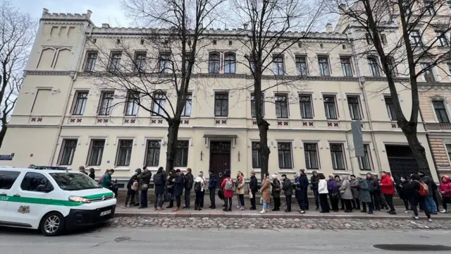 A queue of Russian voters at the embassy in Riga, Latvia