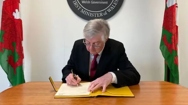 Mark Drakeford signs his resignation