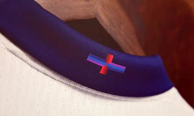 Collar of new England kit