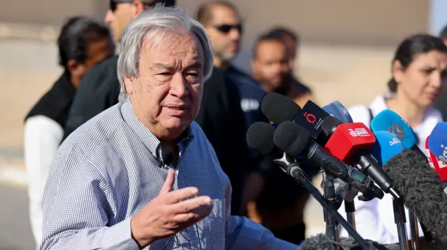 Antonio Guterres speaking to reporters in Rafah