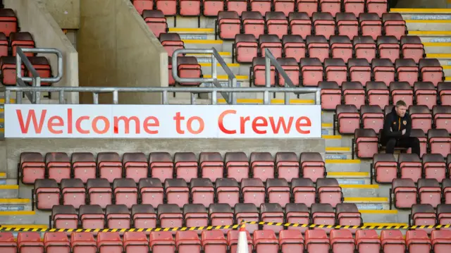 Welcome to Crewe sign