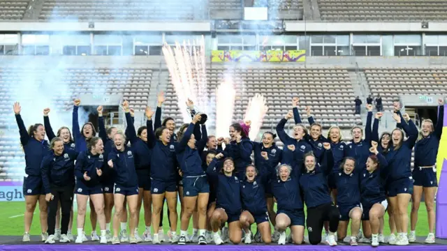 Scotland team with trophy