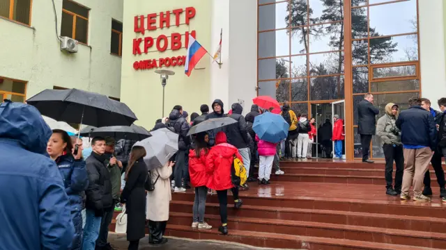 People queuing outside the Russian national public health institute building