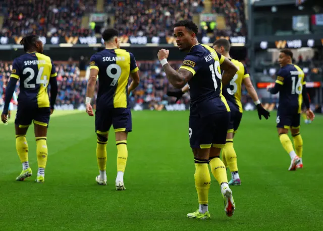 Justin Kluivert celebrates