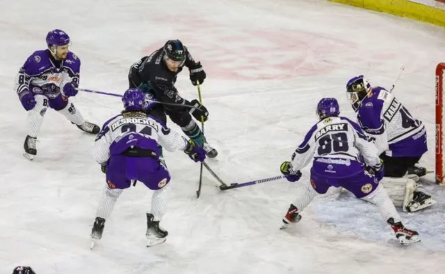 Josh Roach searching for the Giants second goal