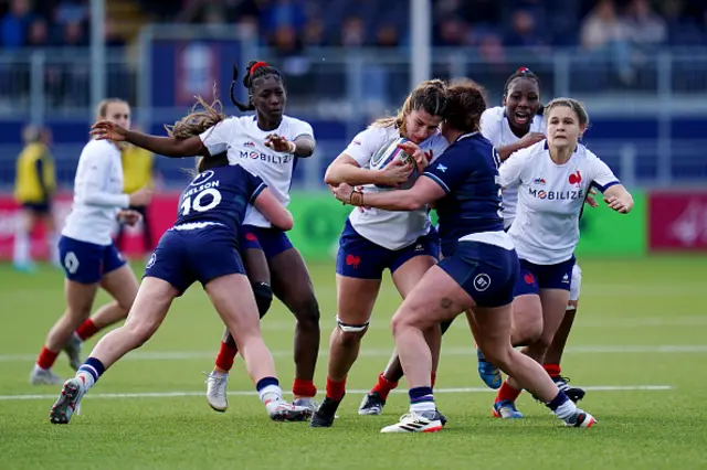 Axelle Berthoumieu takes the ball into contact