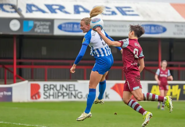 Ueki jumps with Bergsvand in the box