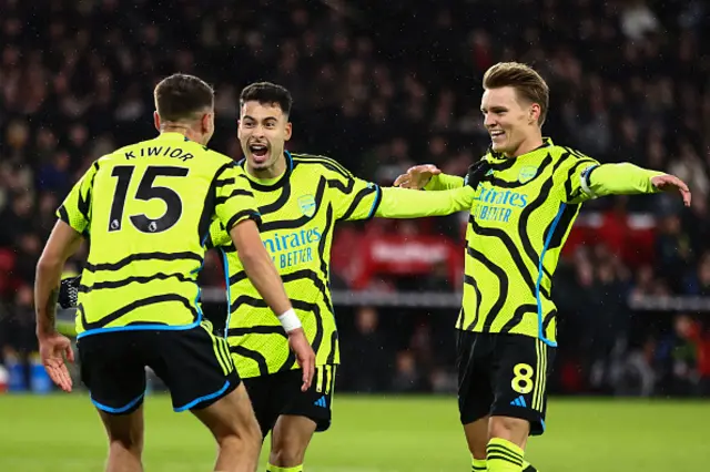 Gabriel Martinelli of Arsenal celebrates scoring the 3rd goal with Jake Kiwior and Martin Odegaard