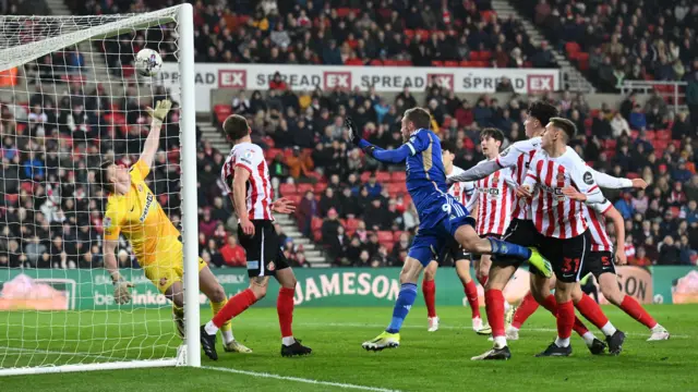 Jamie Vardy scores for Leicester