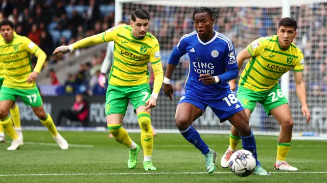 Abdul Fatawu with the ball for Leicester