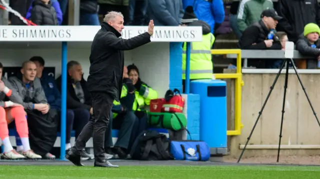 Carlisle manager Paul Simpson issues instructions