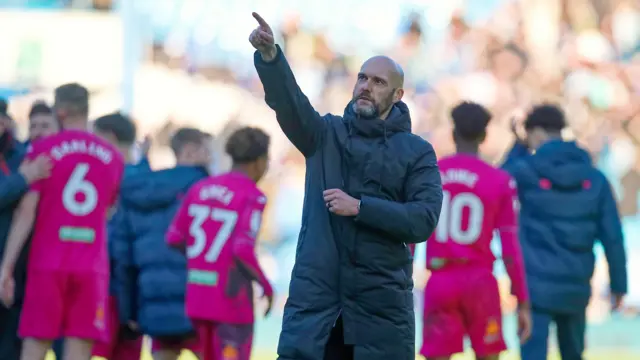 Luke Williams points to the Swansea fans