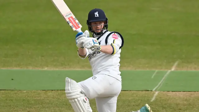 Alex Davies batting for Warwickshire