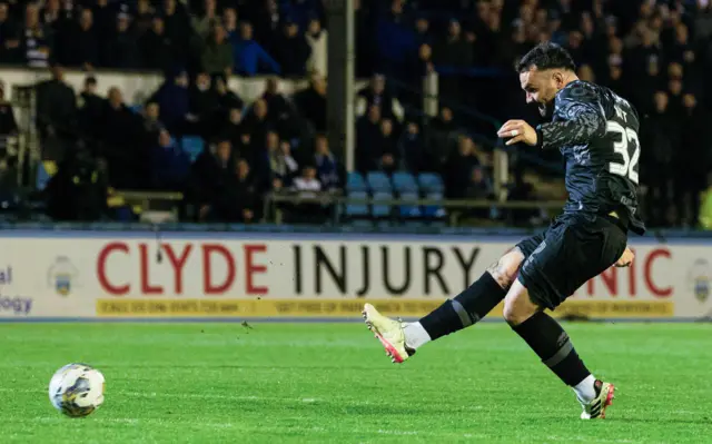 Tony Watt makes it 4-0 to United