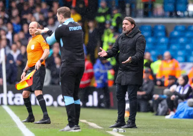 Leeds boss Daniel Farke on the touchline