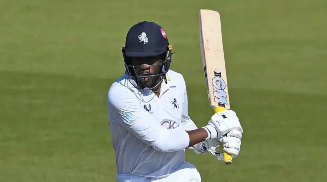 Daniel Bell-Drummond (Kent)