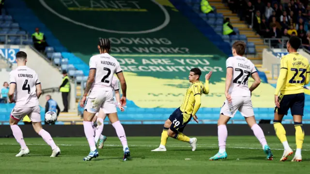 Ruben Rodrigues scores for Oxford