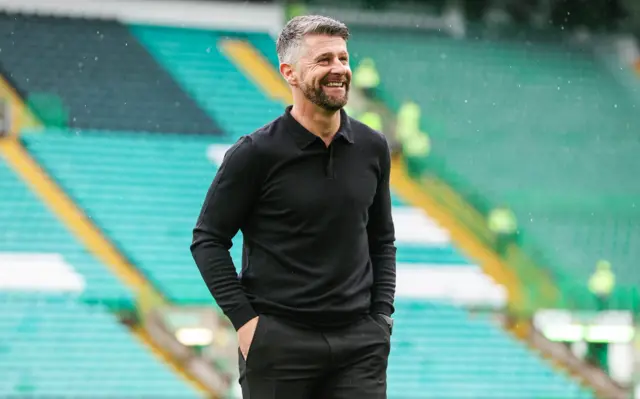 St Mirren manager Stephen Robinson