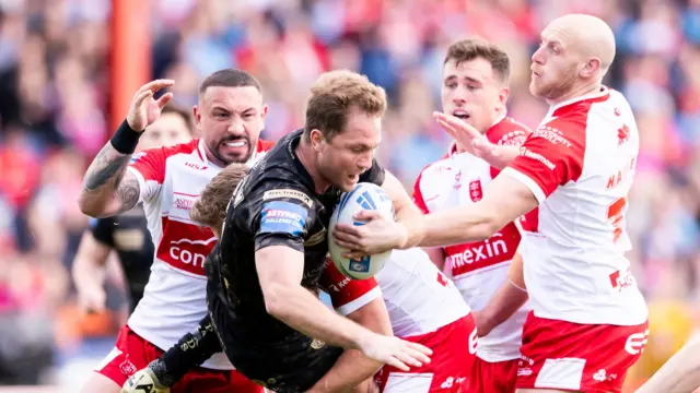 Hull KR take on Leigh