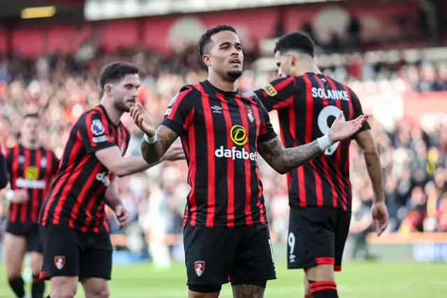 Justin Kluivert celebrates his goal