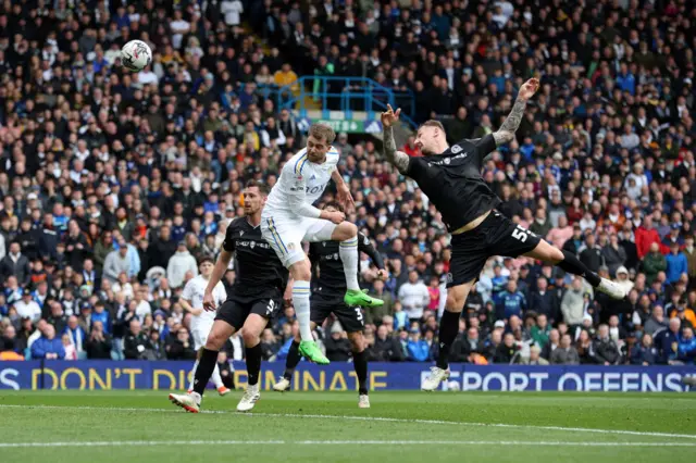 Patrick Bamford heads over for Leeds