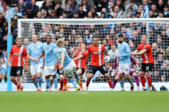 Mateo Kovacic of Manchester City scores his team's second goal