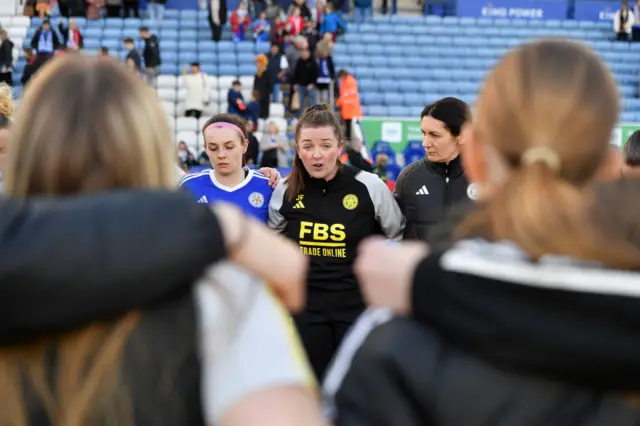 Foster addresses her Leicester squad.