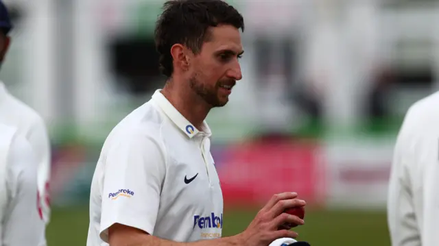 Fynn Hudson-Prentice with the ball