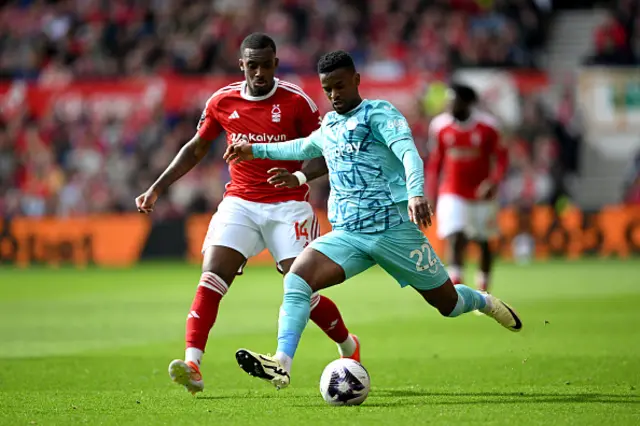 Nelson Semedo passes the ball