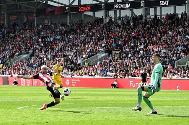 Neal Maupay shoots wide