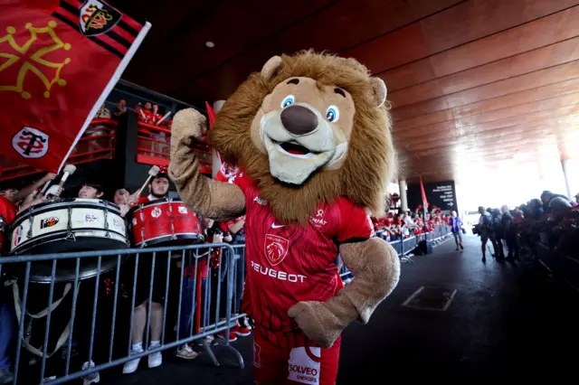 Ovalion, Mascot of Stade Toulousain