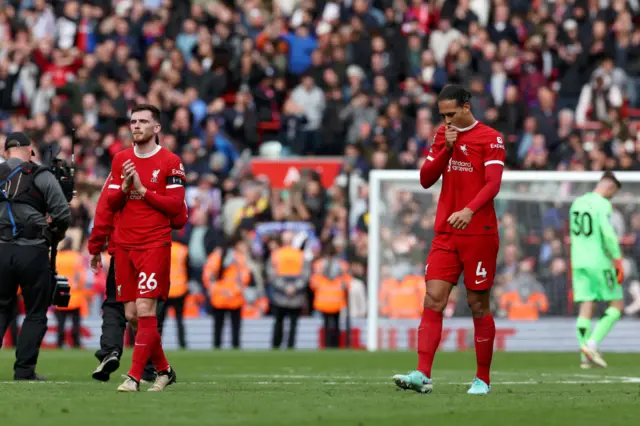 Liverpool players look dejected