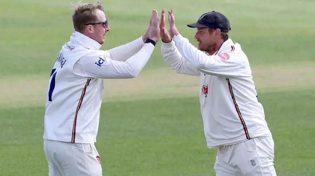 Simon Harmer celebrates wicket