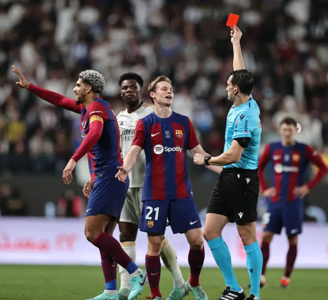 Ronald Araujo is sent off