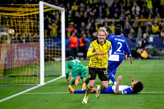 Julian Brandt scores for Borussia Dortmund