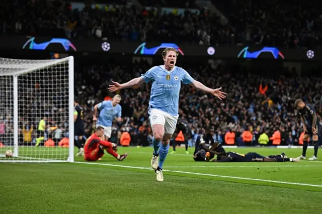 Kevin De Bruyne celebrates