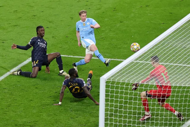 Kevin De Bruyne of Manchester City scores