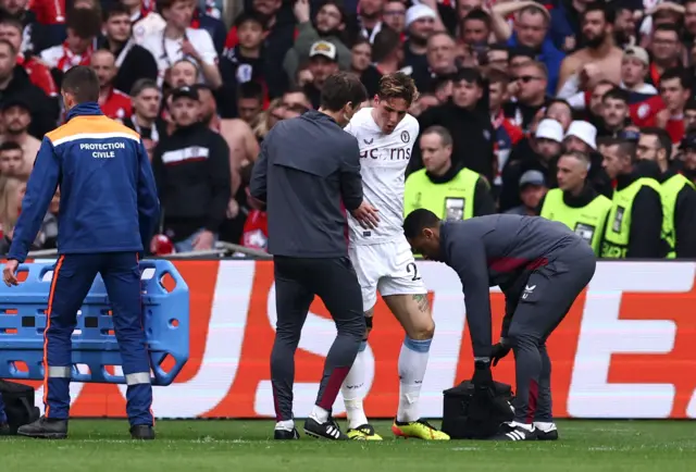 Nicolo Zaniolo receives medical attention